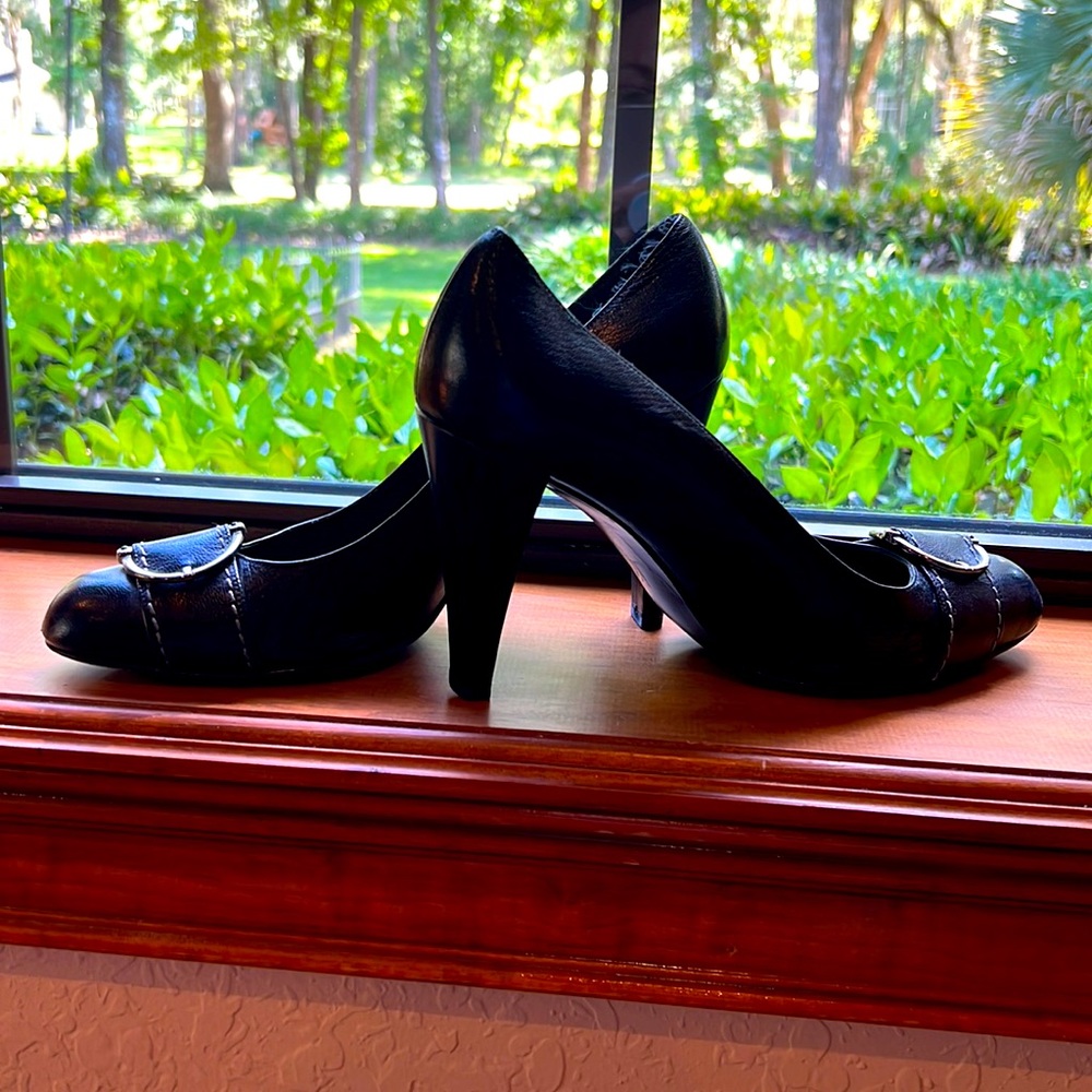 Beautiful great condition high heels, worn just a handful of times.
